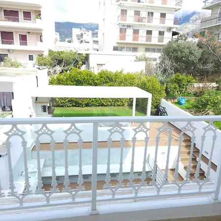 아파트 Garbo Appartments 카리스토스